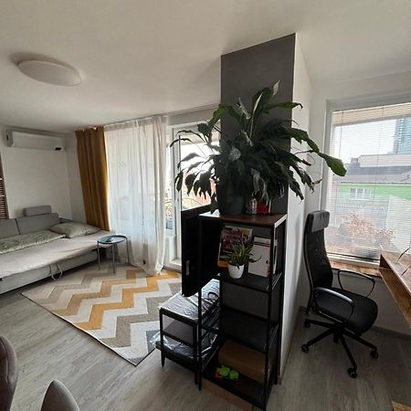 Premiere Apartment Bratislava - Private Parking Extérieur photo