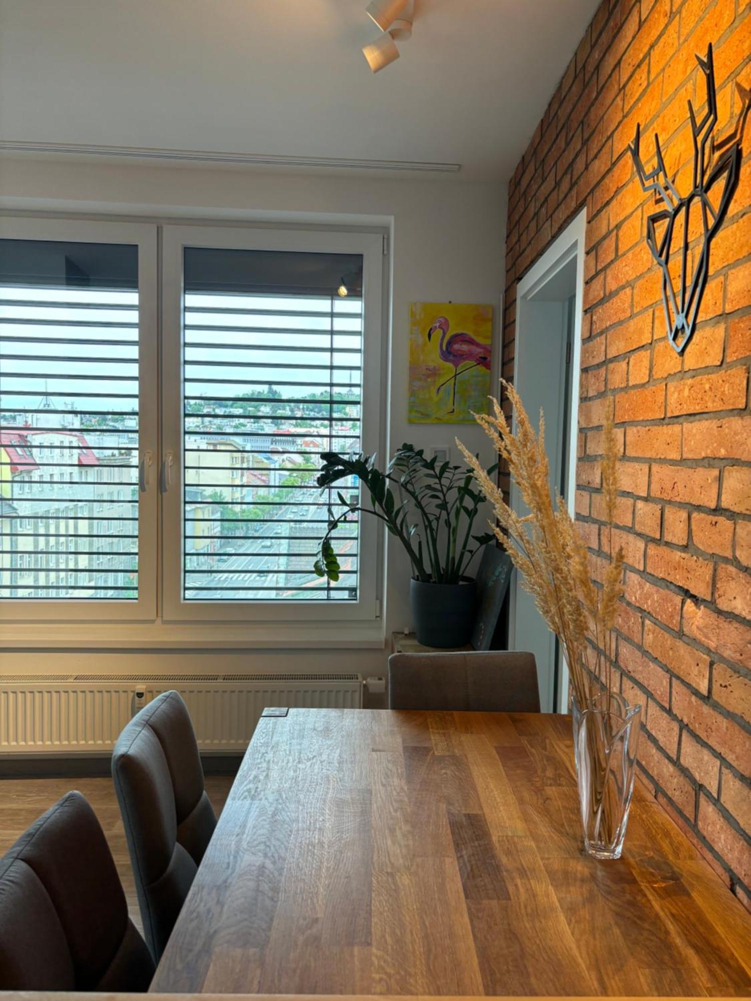 Premiere Apartment Bratislava - Private Parking Extérieur photo