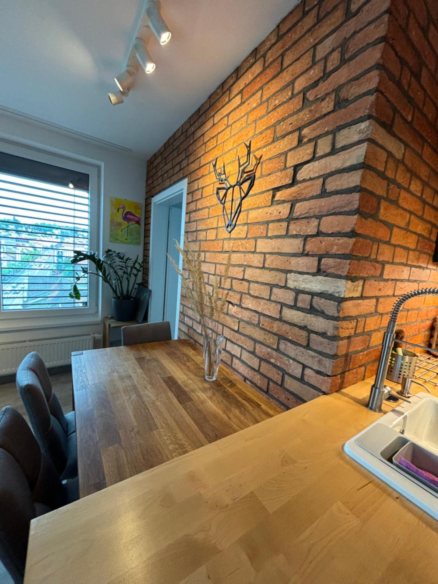 Premiere Apartment Bratislava - Private Parking Extérieur photo